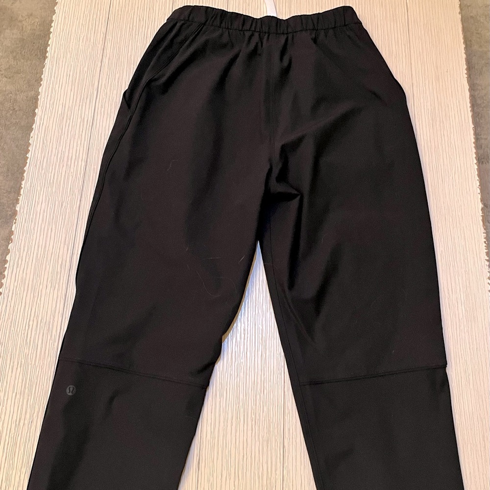 Lululemon black cropped trousers size 6 - Picture 2 of 5